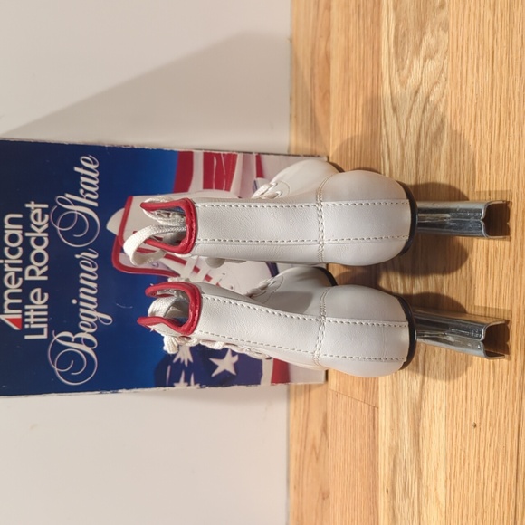 American Little Rocket Beginner Ice skates - Picture 3 of 5